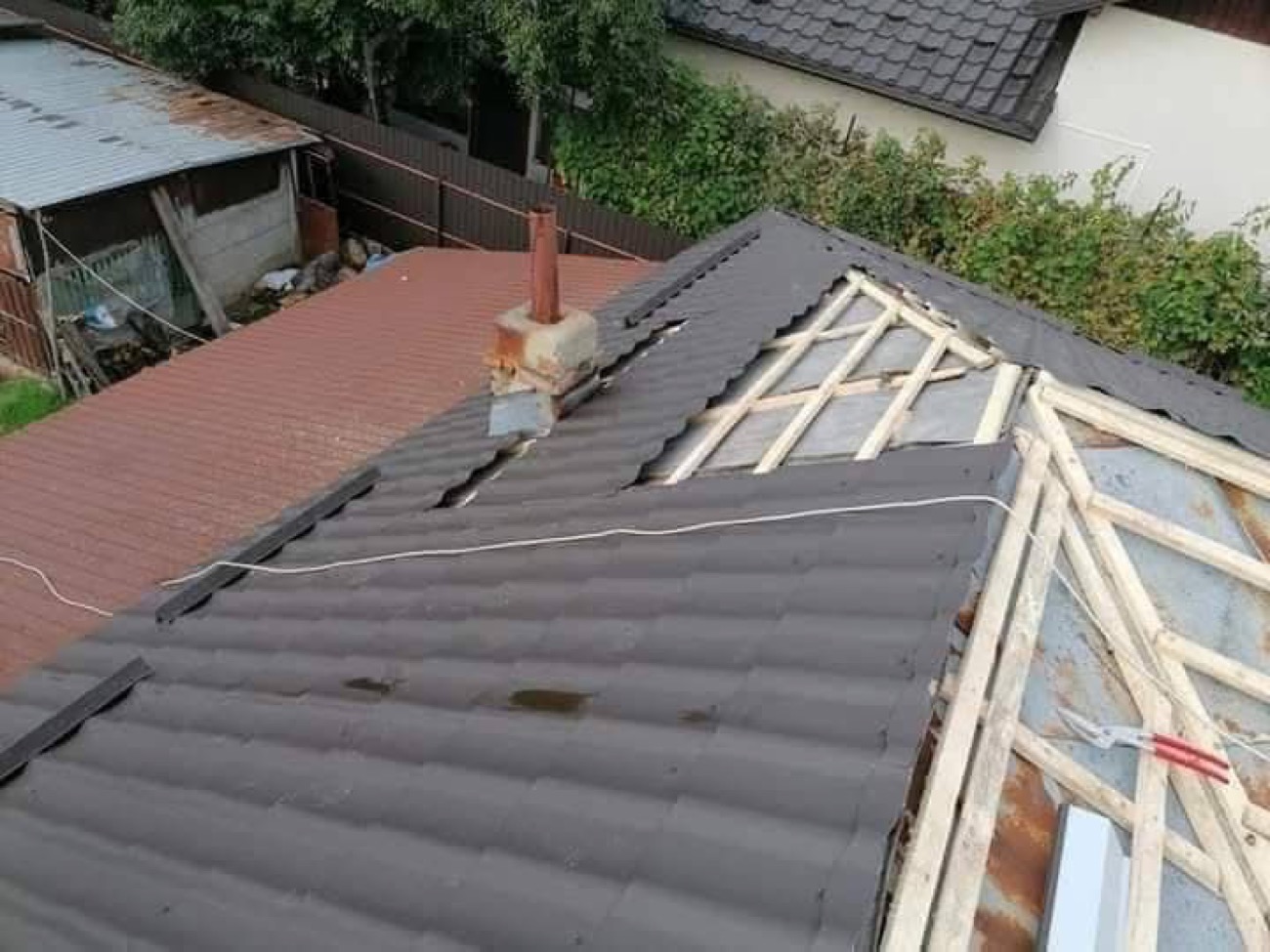 Reparație de învelitoare în zona coșului de fum